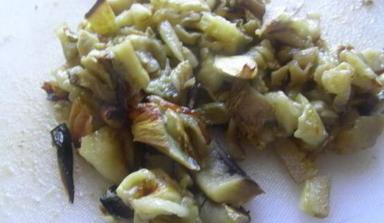 закусочный кекс с летними овощами, вялеными томатами и белым вином