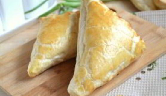 хачапури с сыром из слоеного теста