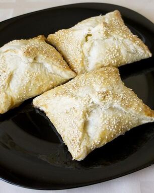 Хачапури слоеный с сыром и творогом