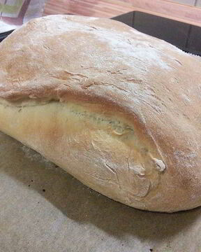 Белый хлеб с камамбером