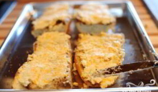 чесночно-сырный хлеб