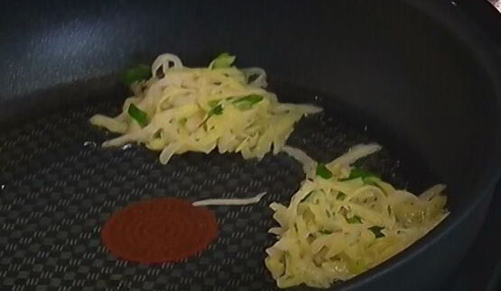 картофельные галеты с козьим сыром и травами