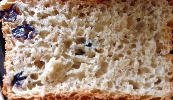 хлеб без замеса с изюмом и семечками