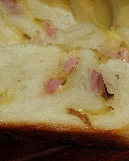 Рецепт хлеба с колбасой и сыром в хлебопечке