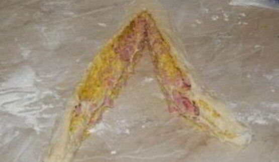 хлеб с колбасой и сыром в хлебопечке