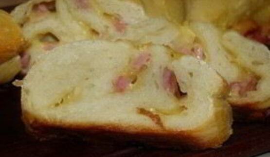 хлеб с колбасой и сыром в хлебопечке