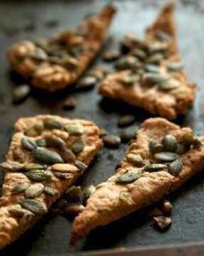 Хлебцы с тыквенными семечками