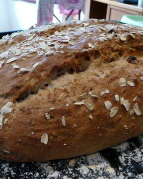 Овсяный хлеб с орехами и фруктами
