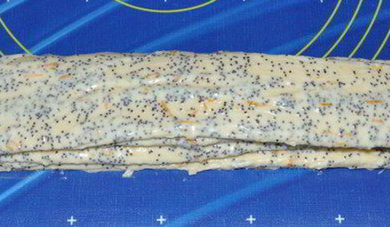 сладкий хлеб-гармошка со сливочным сыром и маком