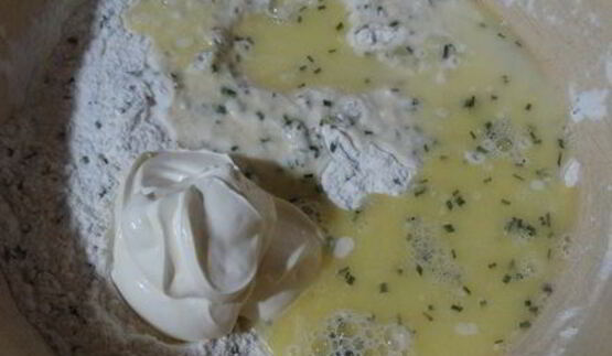 сметанный хлебушек с зелёным луком