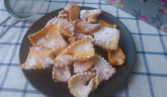 хворост на желтках