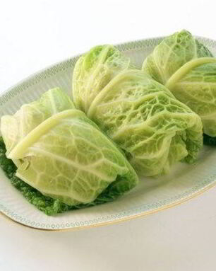 Конвертики из мангольда с начинкой из цукини, сыра и кедровых орешков