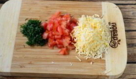 конвертики из лаваша с сыром и помидорами