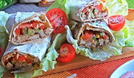 курица с овощами в лаваше