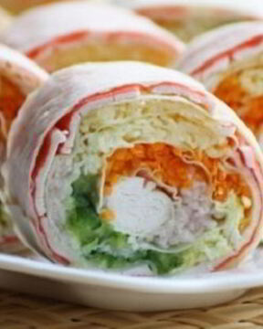 Лаваш с корейской морковкой и крабовыми палочками