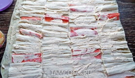 лаваш с крабовыми палочками и корейской морковкой