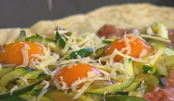 лаваш с красной фасолью, цукини и помидорами