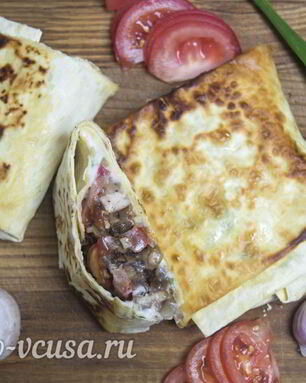 Лаваш с курицей и грибами