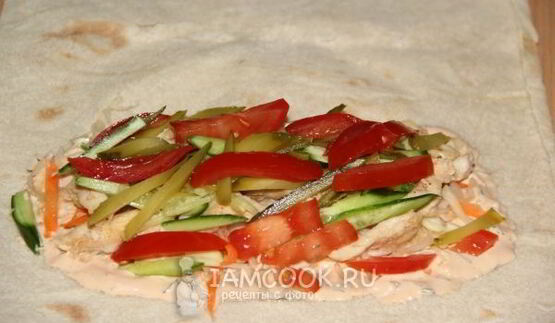 лаваш с курицей и овощами