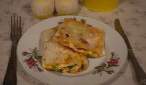 лаваш с начинкой, жаренный на сковороде