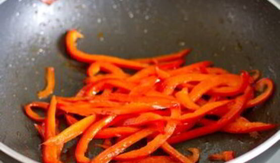 ролл из лаваша с курицей и овощами