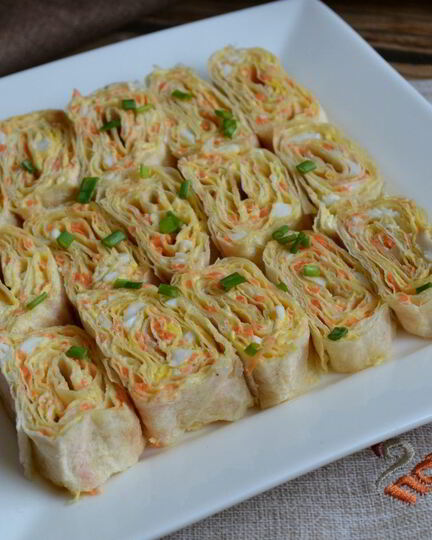 Рецепт рулетиков из лаваша с корейской морковкой