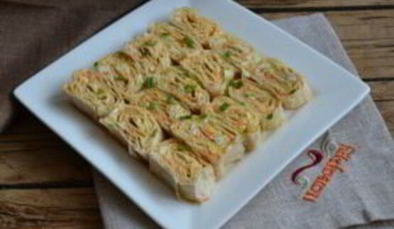 рулетики из лаваша с корейской морковкой