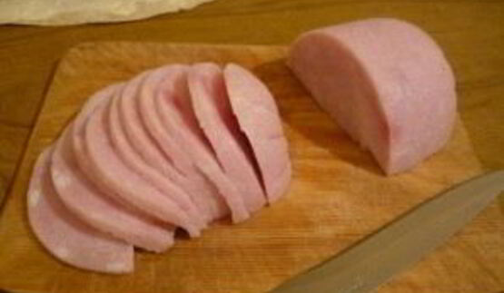 рулетики из лаваша с семгой и ветчиной