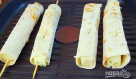 сулугуни в лаваше