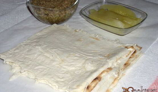 трубочки с мясной начинкой лавашони