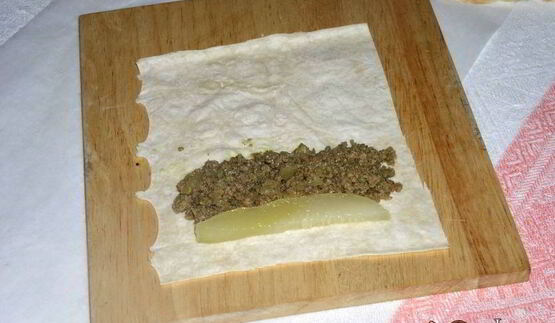 трубочки с мясной начинкой лавашони