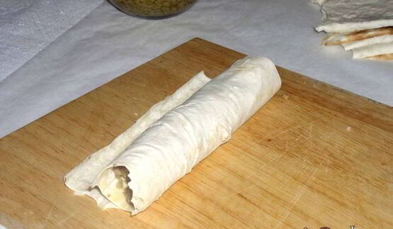 трубочки с мясной начинкой лавашони