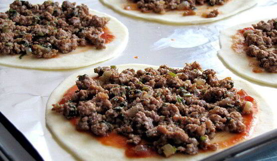 аджарские лепешки с бараниной