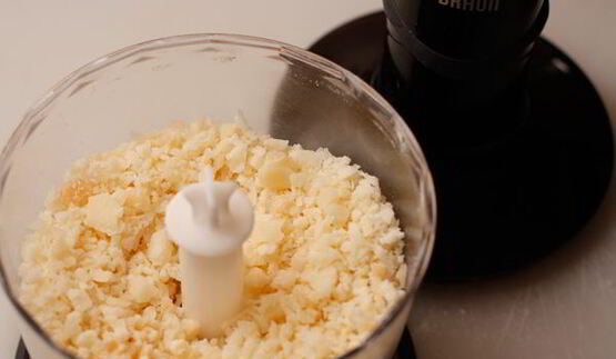 фокачча с сыром и базиликом