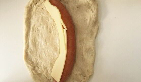 фокачча-сосидж ролл