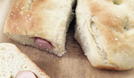 фокачча-сосидж ролл