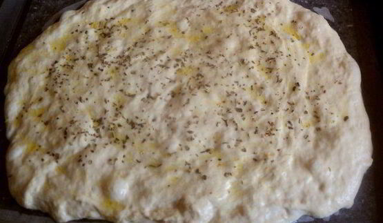 лепешка с тыквой, оливками и луком