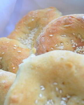 Лепешки с кунжутом