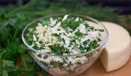 лепешки с сыром, чесноком и зеленью