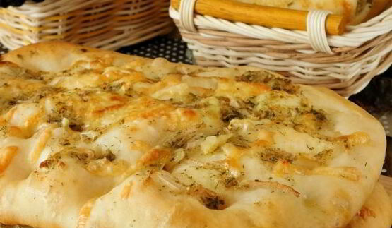 луковая лепешка в духовке