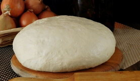 луковая лепешка в духовке