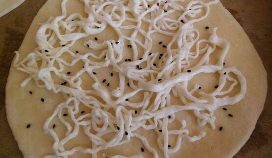 манаиш-лепешки с сыром и кунжутом, заатаром