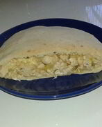 Пита с начинкой из курицы и сыра