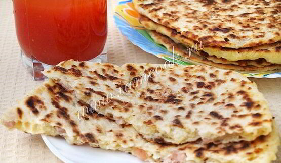 сырные лепешки с ветчиной