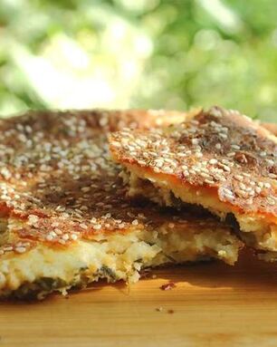 Творожная лепешка с начинкой из сыра