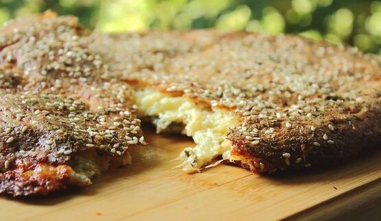 творожная лепешка с начинкой из сыра