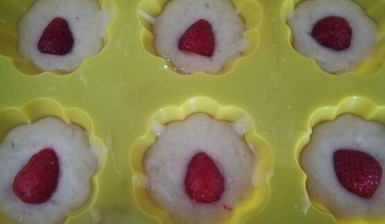 бананово-клубничные маффины