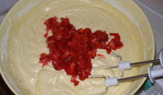 клубничные маффины с клубничным кремом