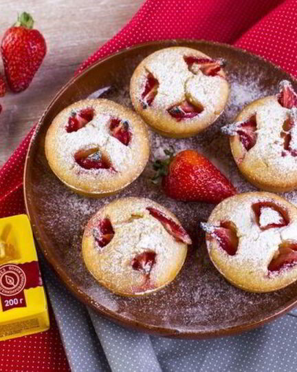 Рецепт клубничных маффинов