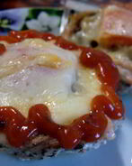 Куриные маффины с грибами и винным соусом